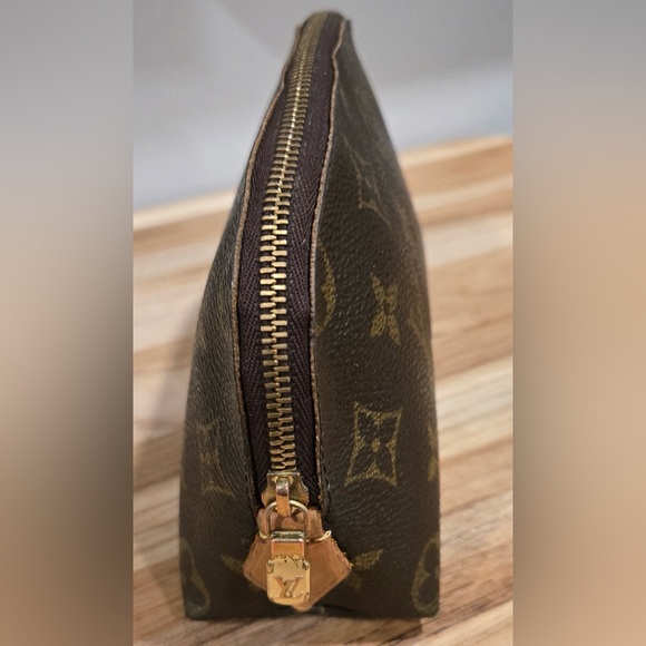 Louis Vuitton Monogram Canvas Cosmetic Pouch - Picture 7 of 16